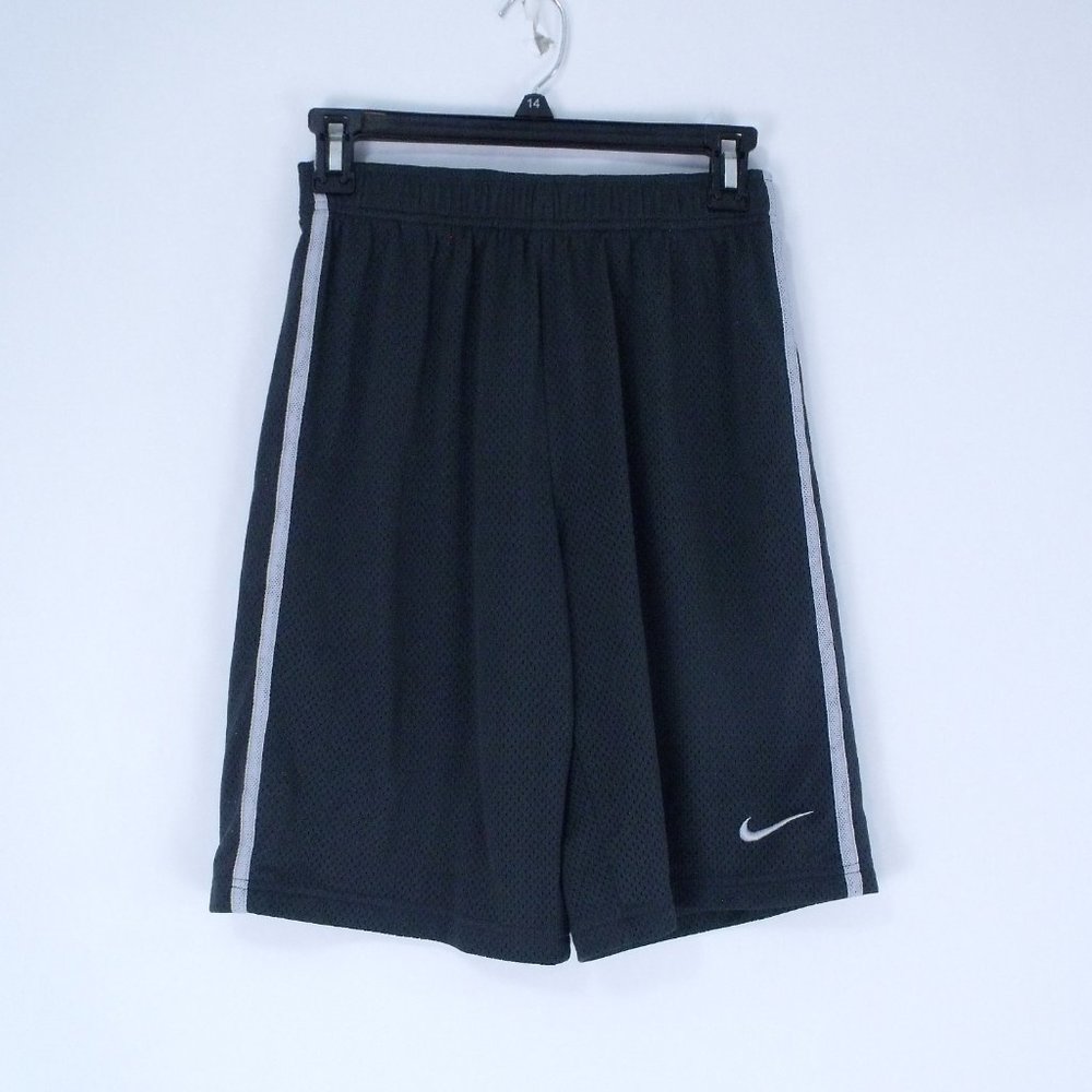 Nike Boys Gray Mesh Shorts L
